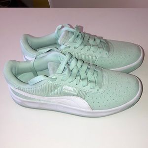 PUMA tennis shoes, mint- BRAND NEW